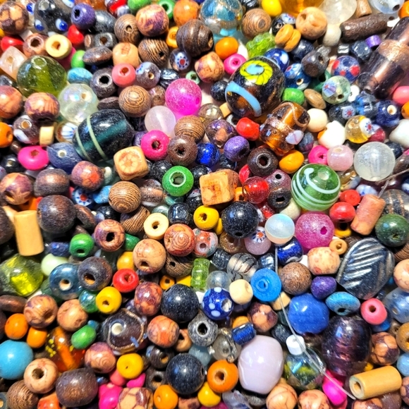 lampworks Other - 14.5 Oz Of Assorted Glass And Wood Beads